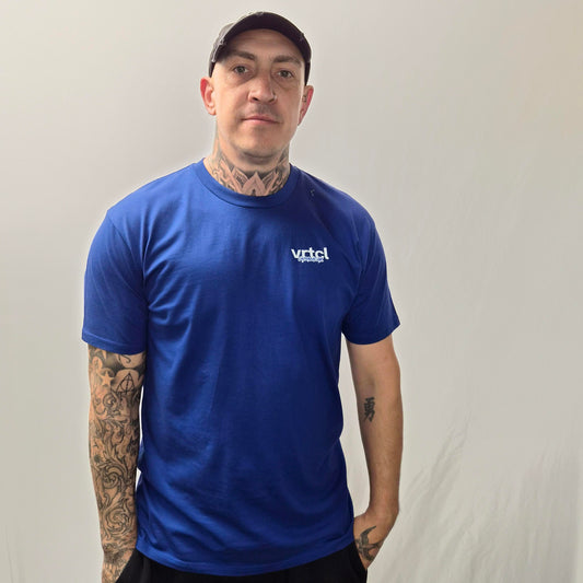 ESSENTIAL TEE