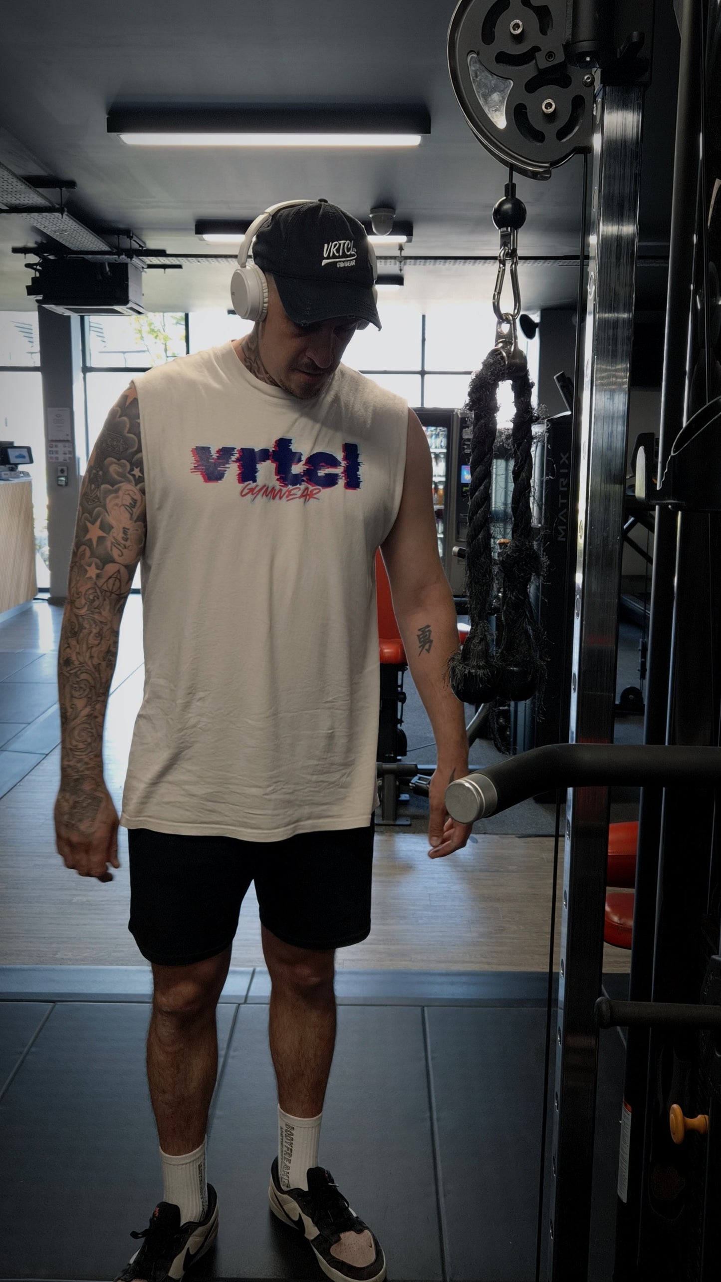 TECHNO GLITCH MEN'S CUT OFF TEE